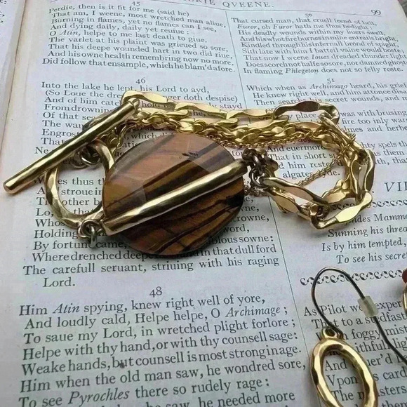 Vintage gold tone bracelet and earring set stone similar to tigers eye with blue - Picture 8 of 14